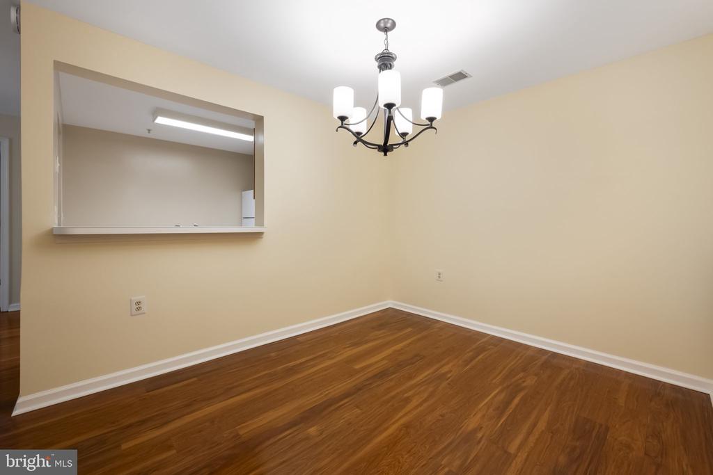1030 GARDENVIEW LOOP #203