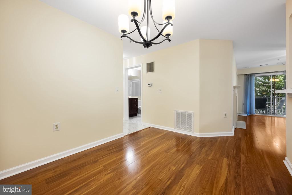 1030 GARDENVIEW LOOP #203