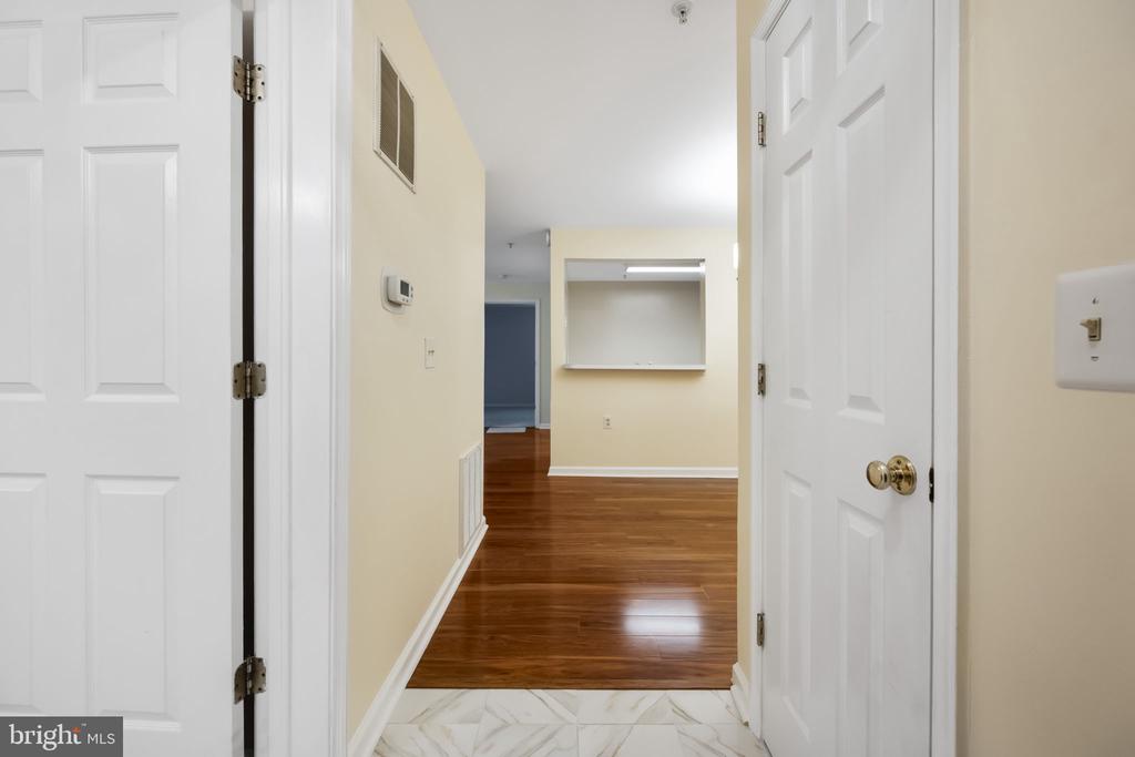 1030 GARDENVIEW LOOP #203