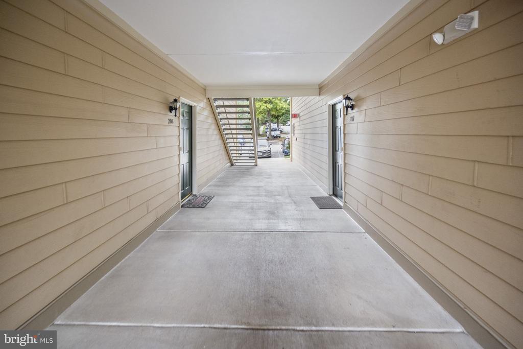 1030 GARDENVIEW LOOP #203