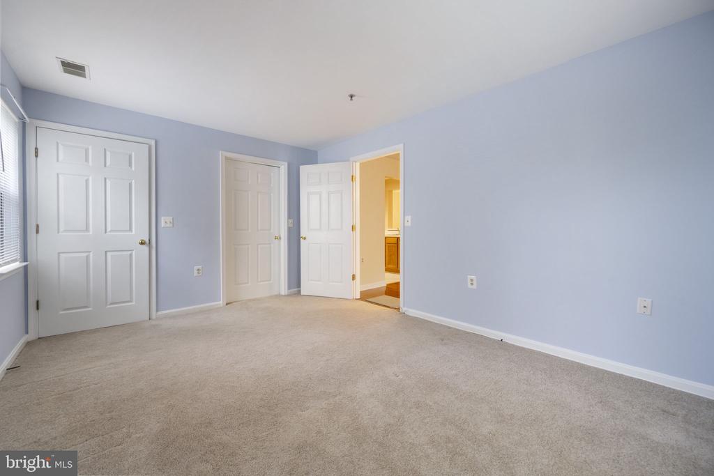 1030 GARDENVIEW LOOP #203