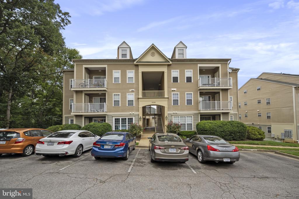 1030 GARDENVIEW LOOP #203