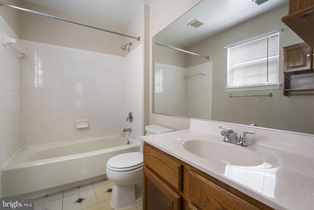 1030 GARDENVIEW LOOP #203