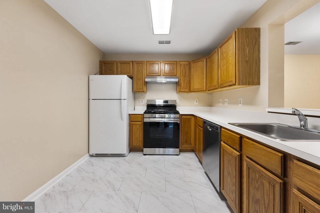 1030 GARDENVIEW LOOP #203