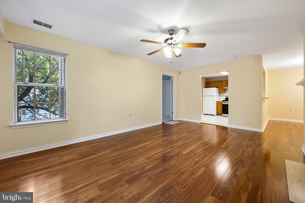 1030 GARDENVIEW LOOP #203