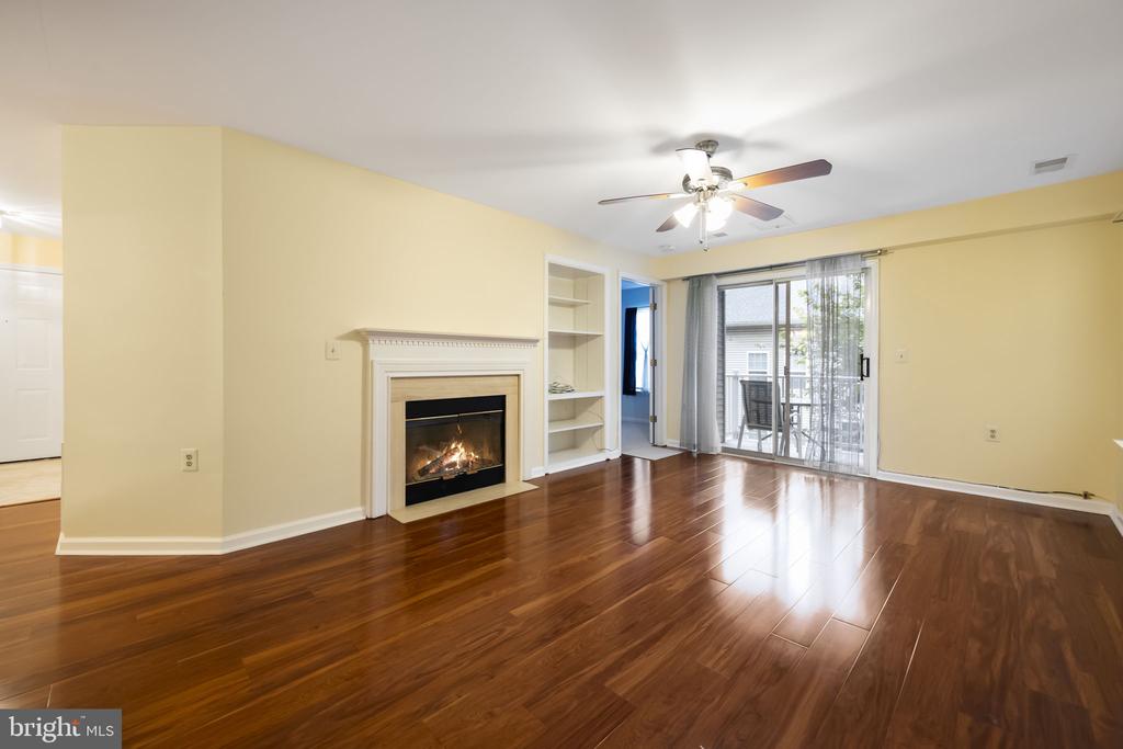1030 GARDENVIEW LOOP #203