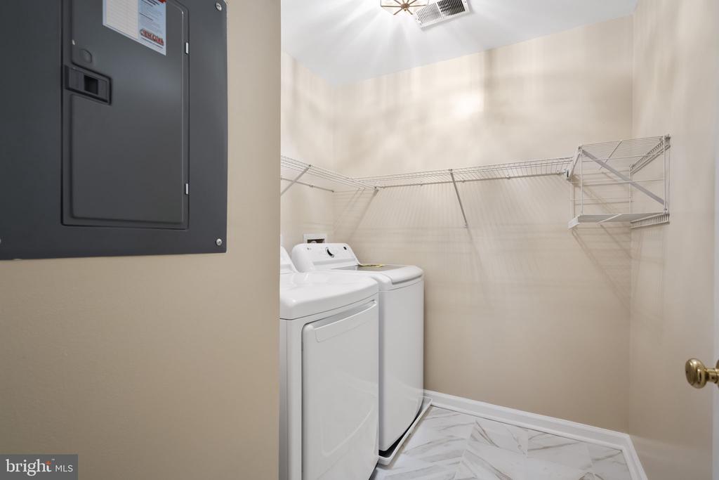 1030 GARDENVIEW LOOP #203