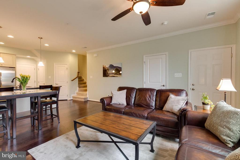 7586 BRUNSON CIR