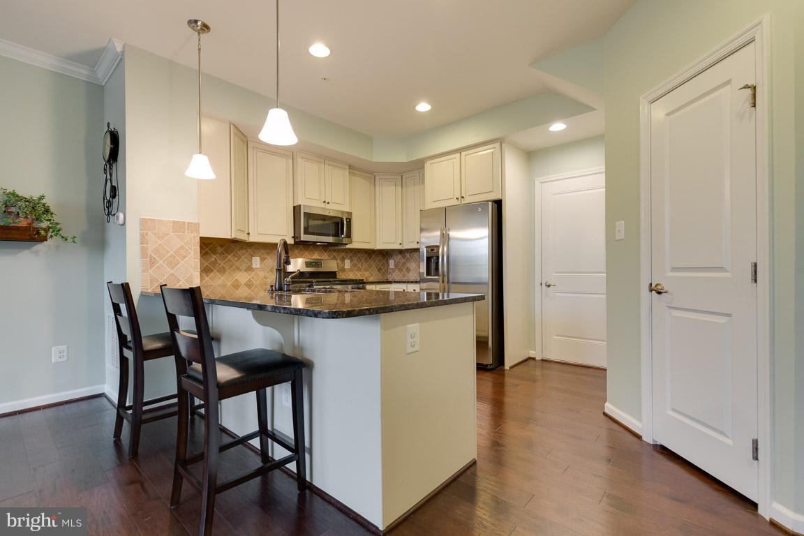 7586 BRUNSON CIR