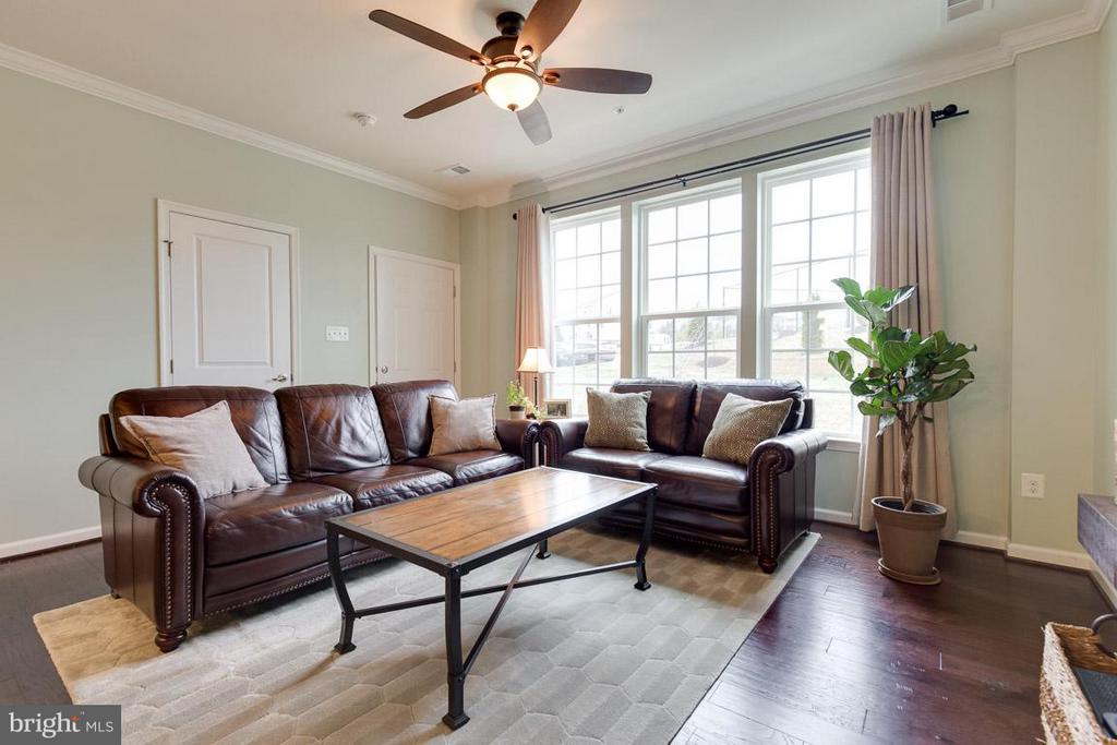 7586 BRUNSON CIR
