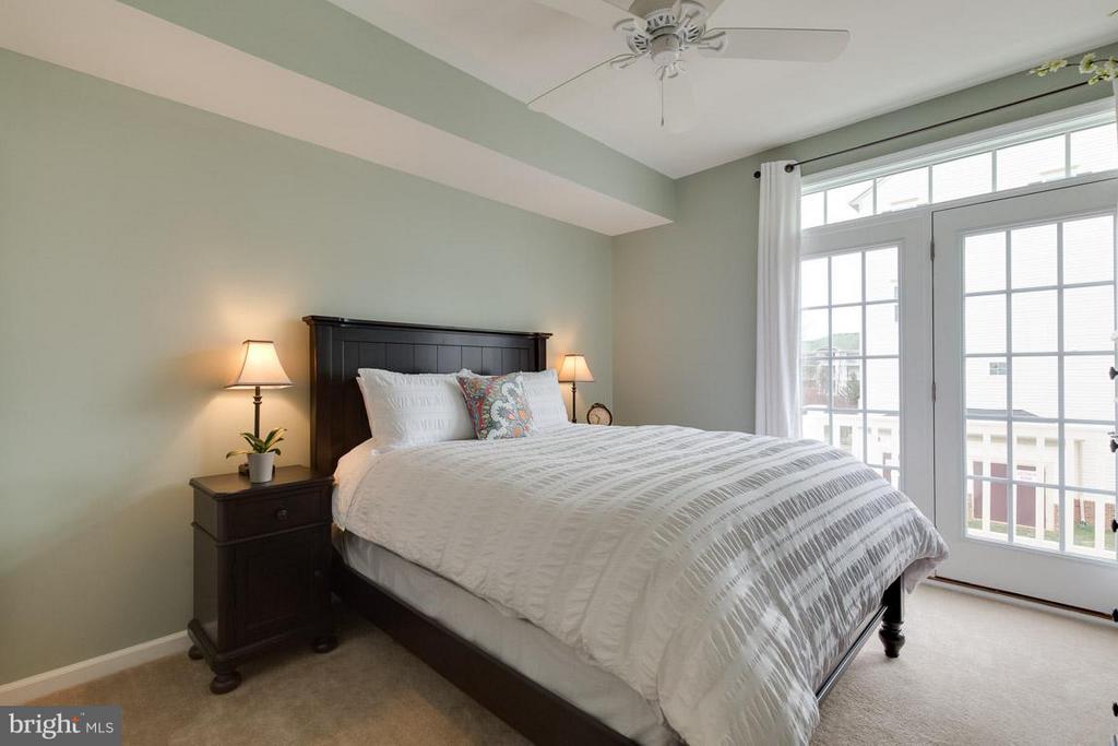 7586 BRUNSON CIR