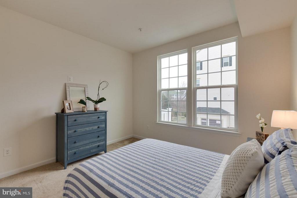 7586 BRUNSON CIR