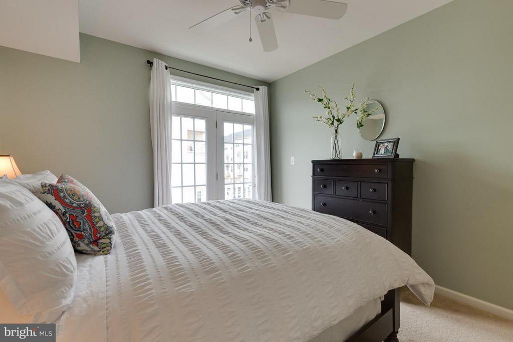 7586 BRUNSON CIR
