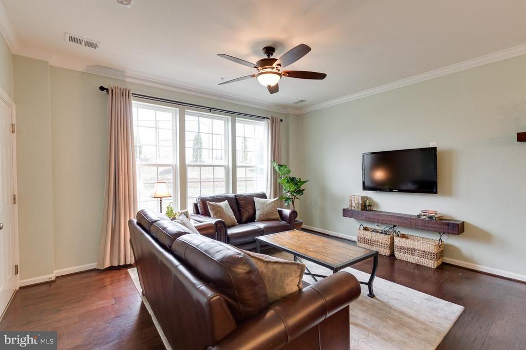 7586 BRUNSON CIR