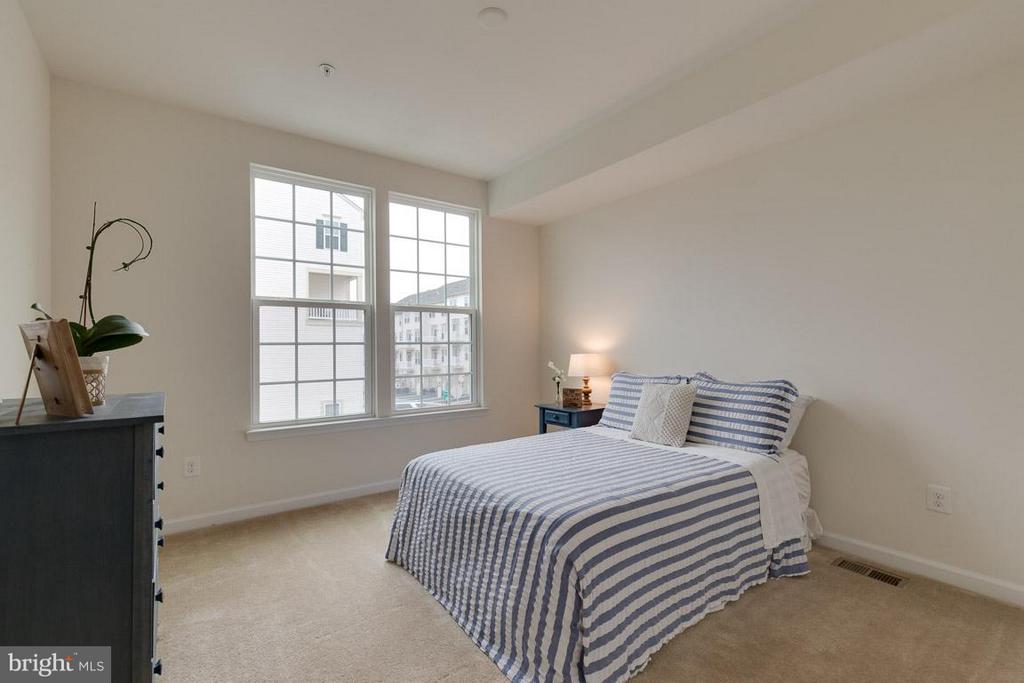 7586 BRUNSON CIR