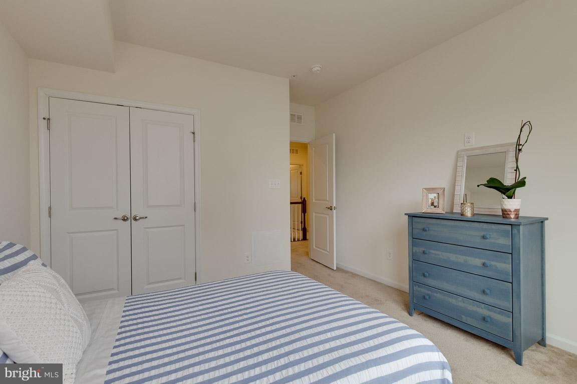 7586 BRUNSON CIR