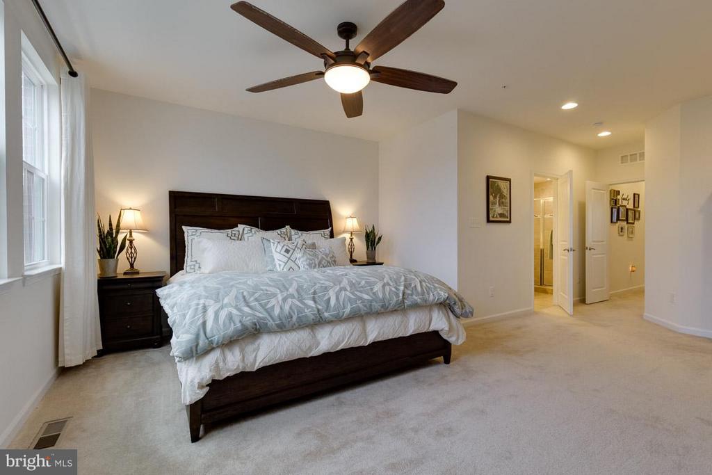 7586 BRUNSON CIR