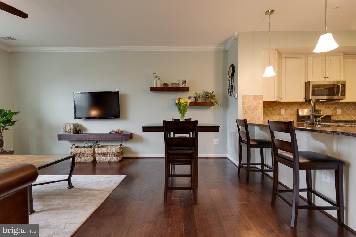 7586 BRUNSON CIR