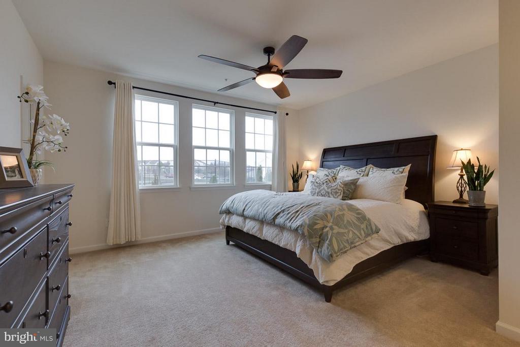7586 BRUNSON CIR