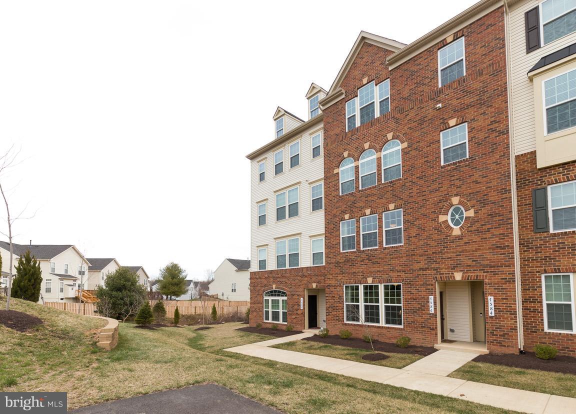 7586 BRUNSON CIR