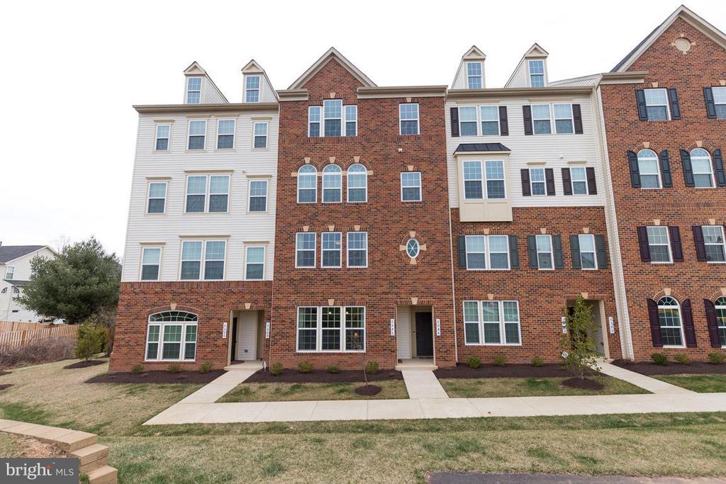 7586 BRUNSON CIR
