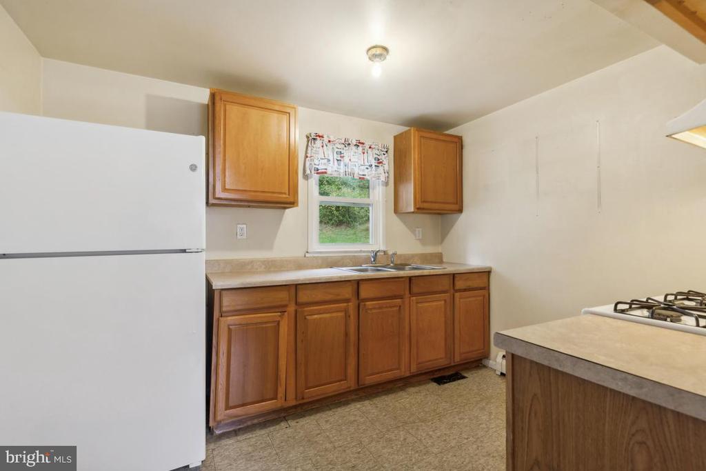 12906 KENMAR DRIVE