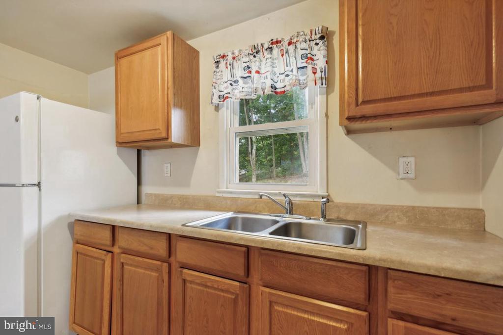 12906 KENMAR DRIVE