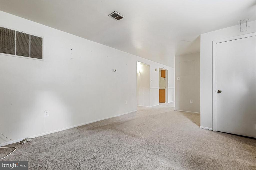 12906 KENMAR DRIVE