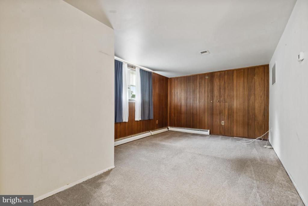 12906 KENMAR DRIVE