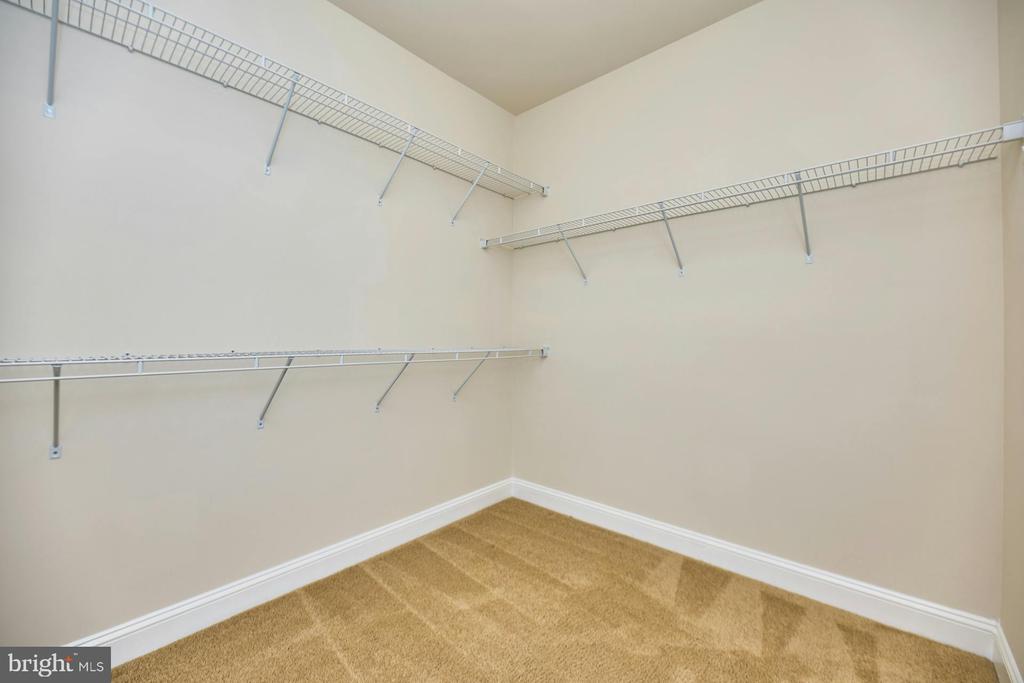15201 Royal Crest Dr #301