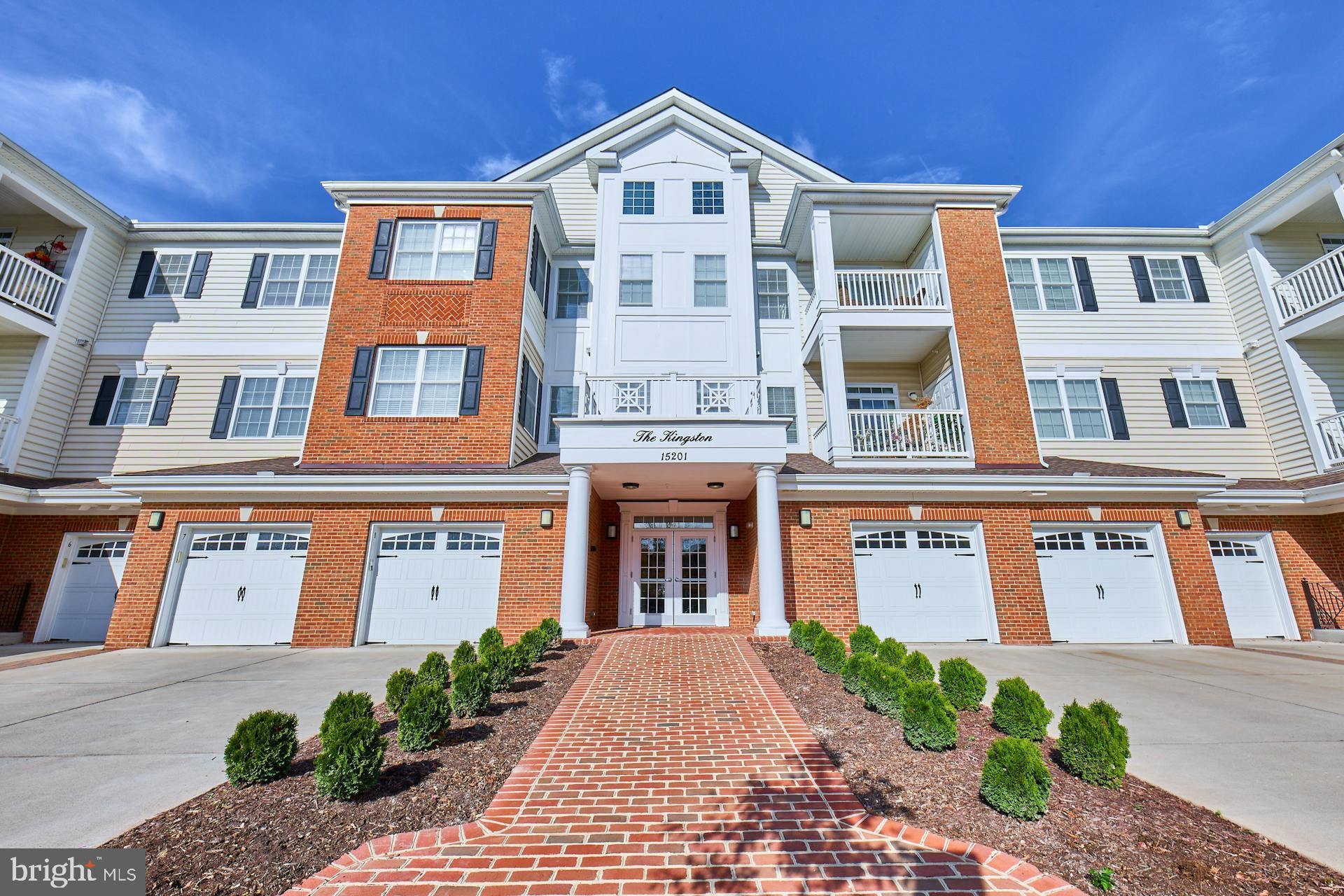15201 Royal Crest Dr #301