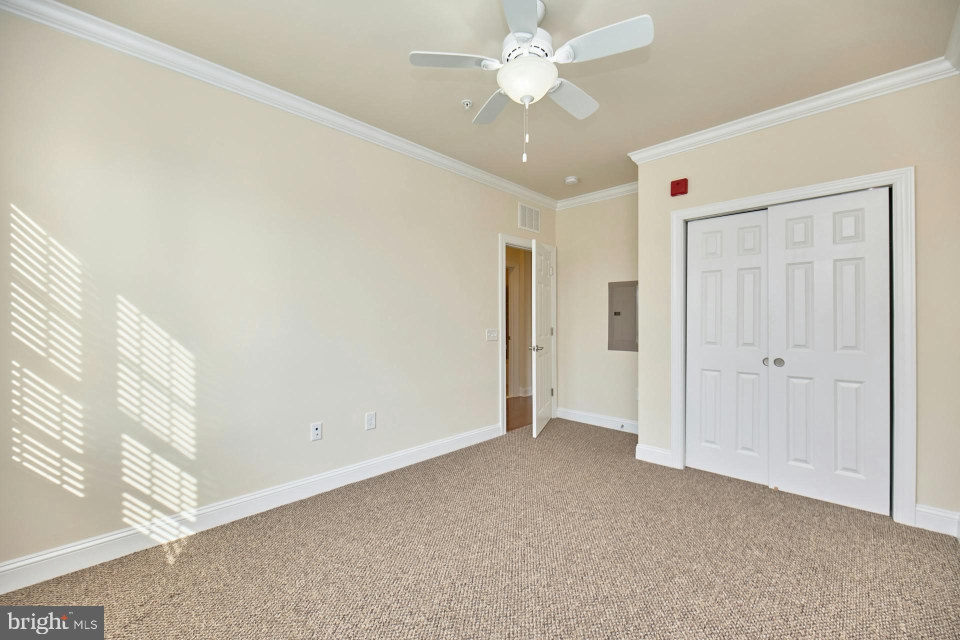 15201 Royal Crest Dr #301