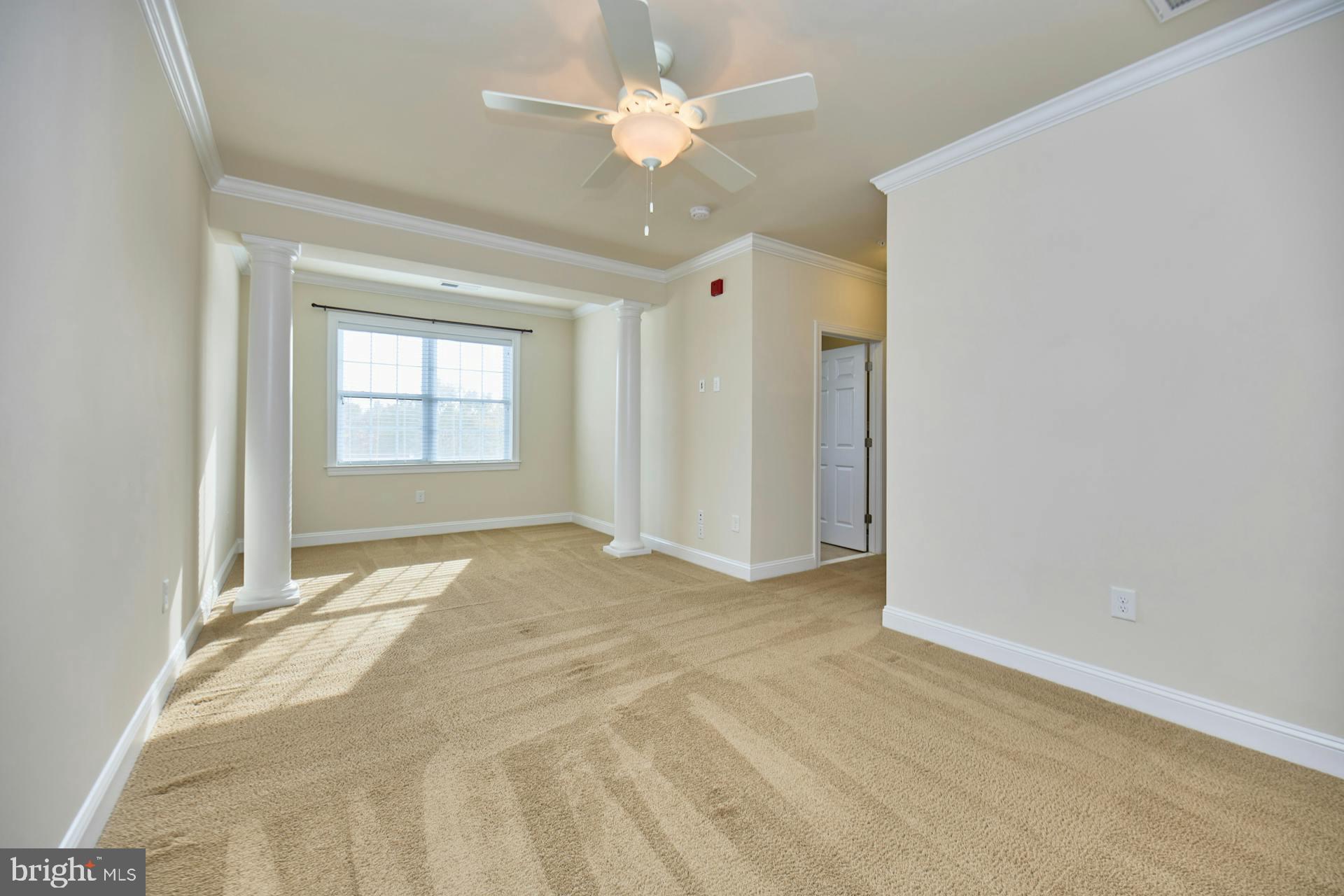 15201 Royal Crest Dr #301