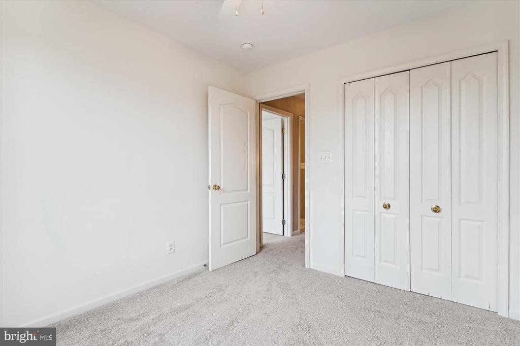 13318 Colchester Ferry Pl