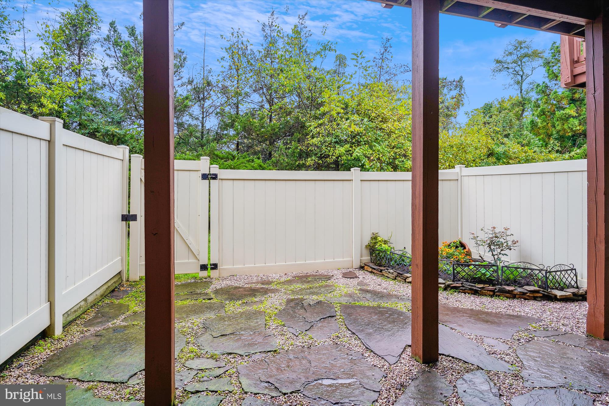 13318 Colchester Ferry Pl