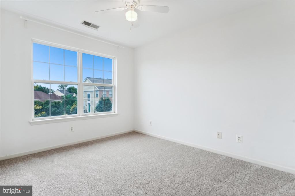 13318 Colchester Ferry Pl