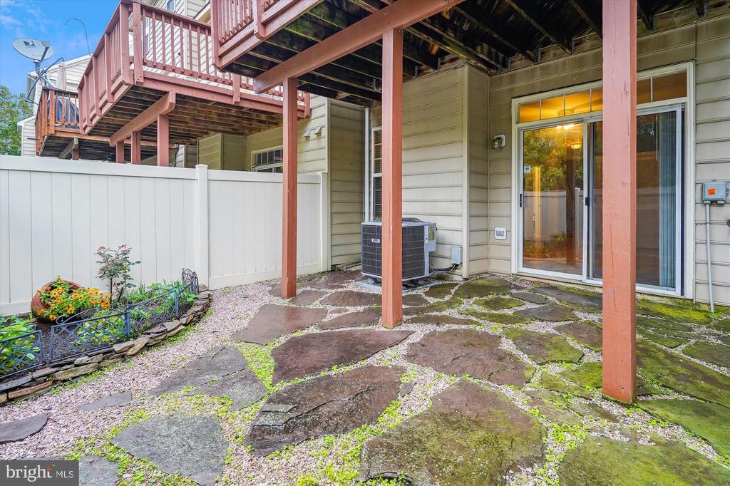 13318 Colchester Ferry Pl