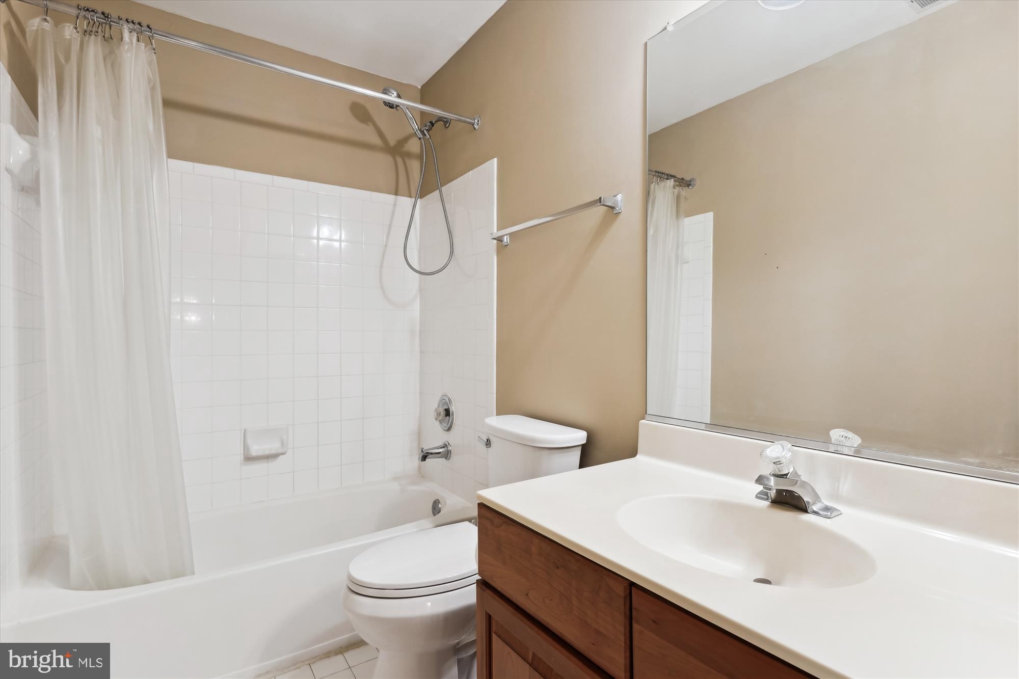 13318 Colchester Ferry Pl