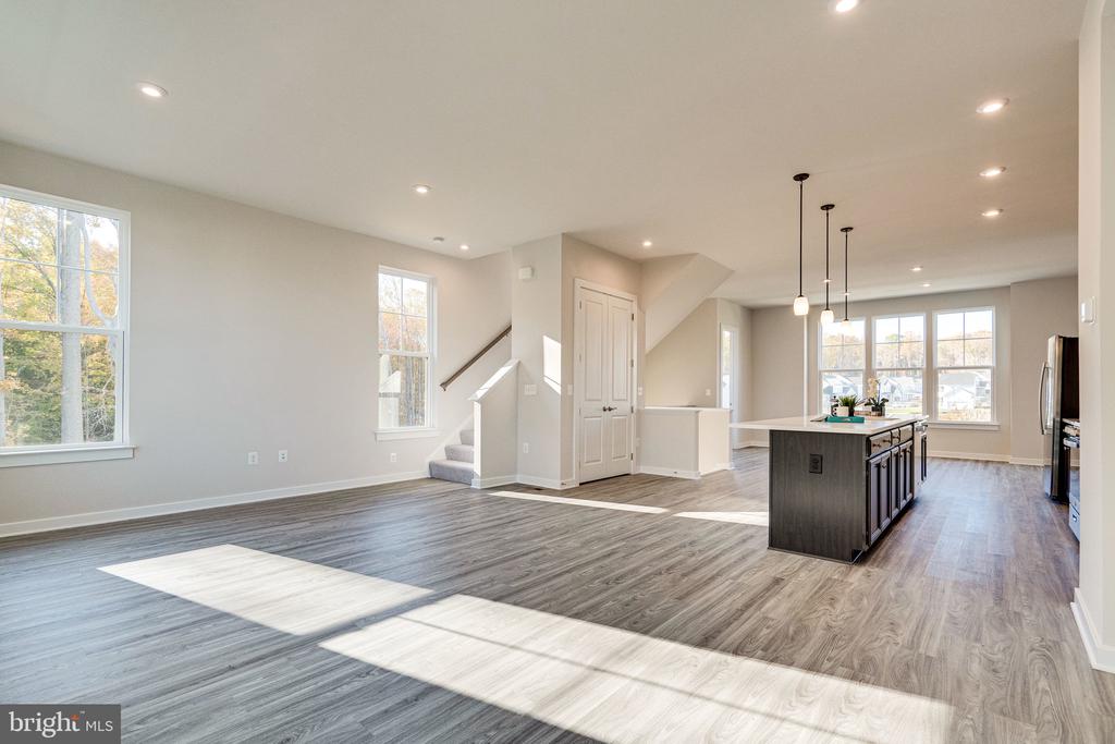 1765 AUTUMN MAPLE LEAF DRIVE