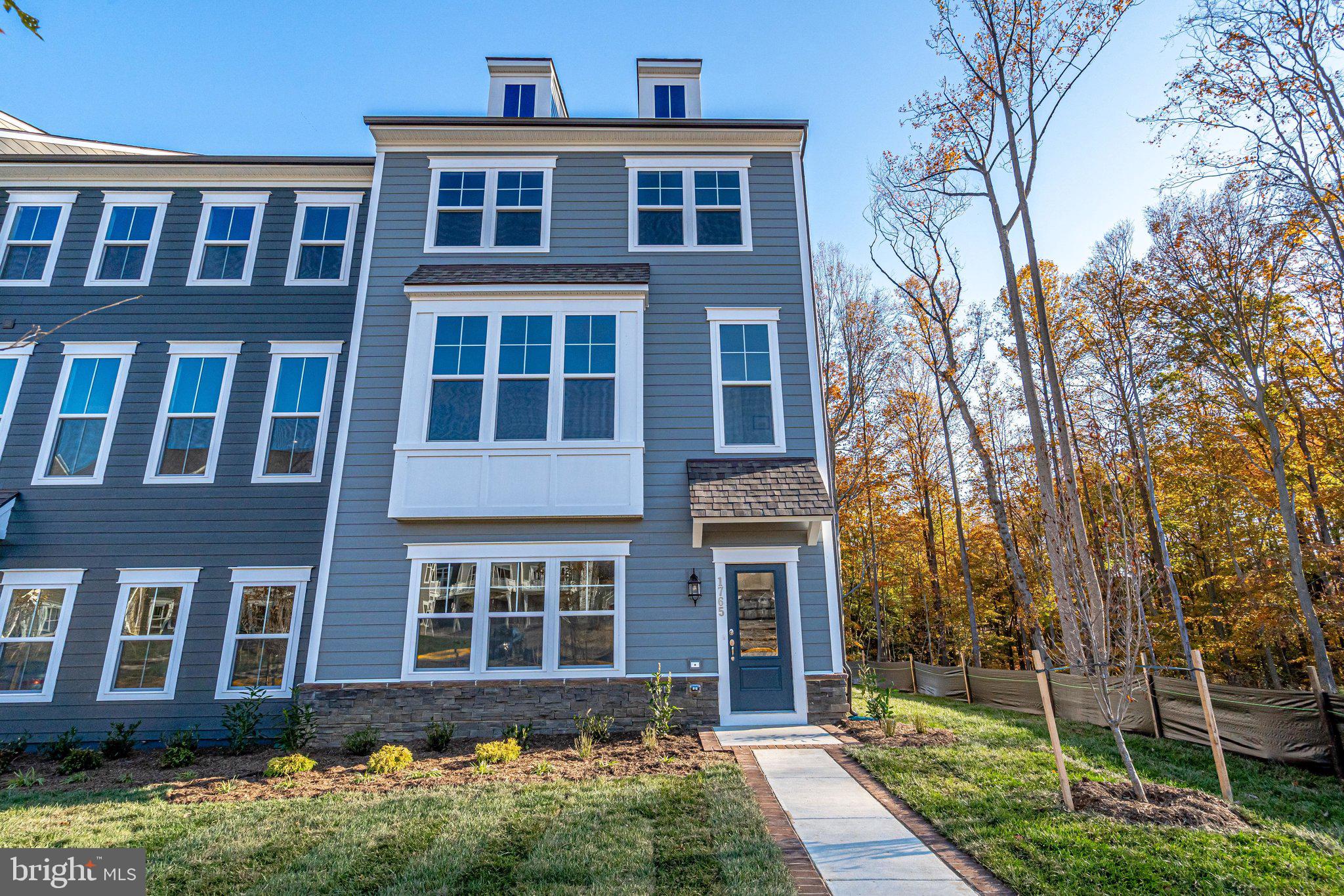 1765 AUTUMN MAPLE LEAF DRIVE