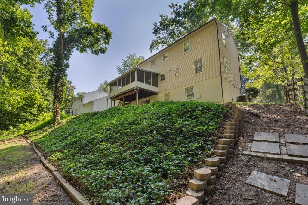 15996 GARDEN GATE CT