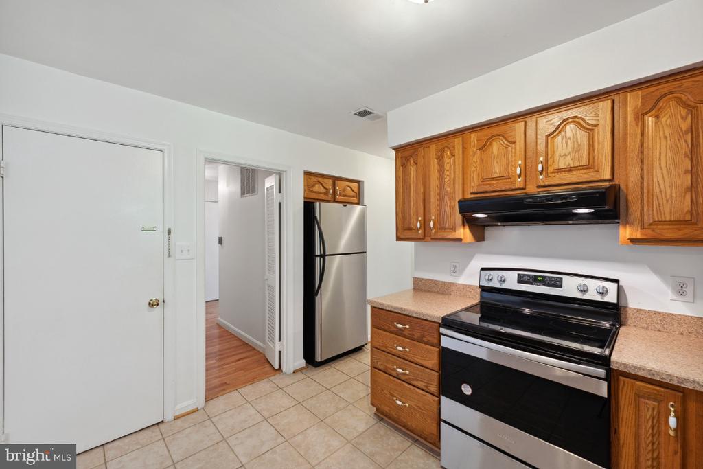 15996 GARDEN GATE CT