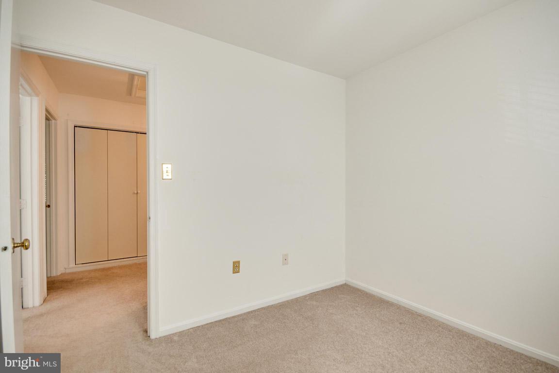15996 GARDEN GATE CT