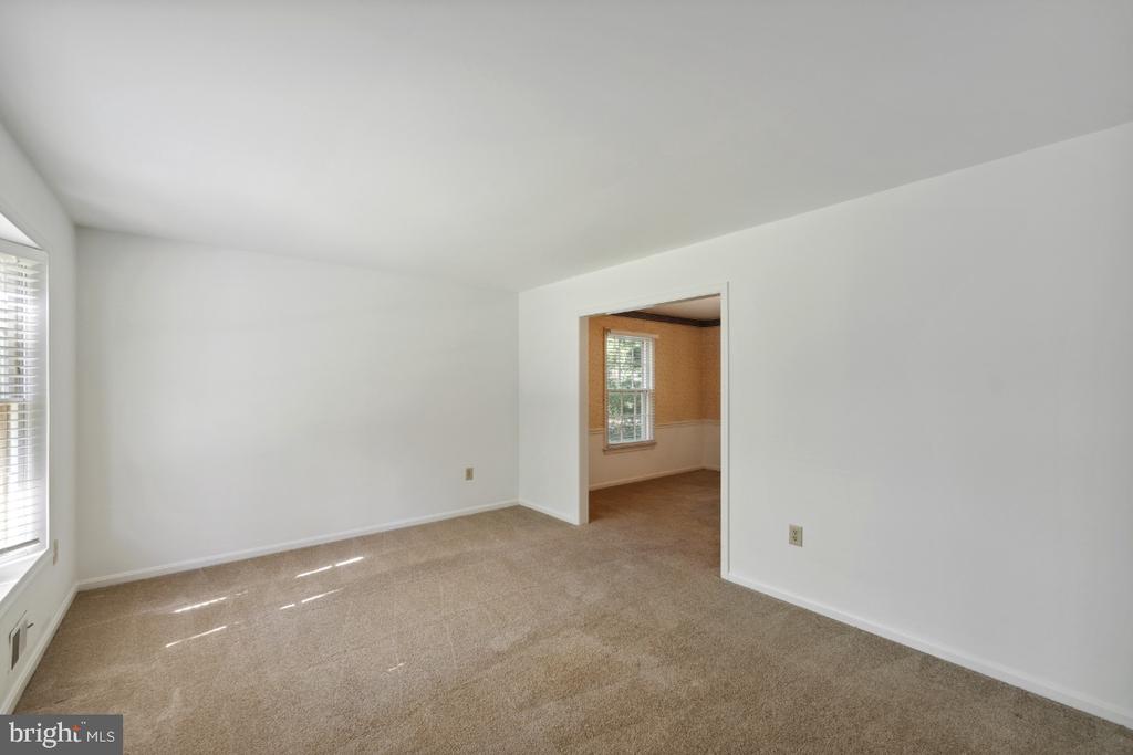 15996 GARDEN GATE CT
