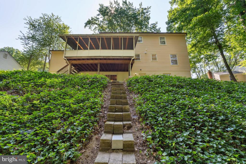 15996 GARDEN GATE CT