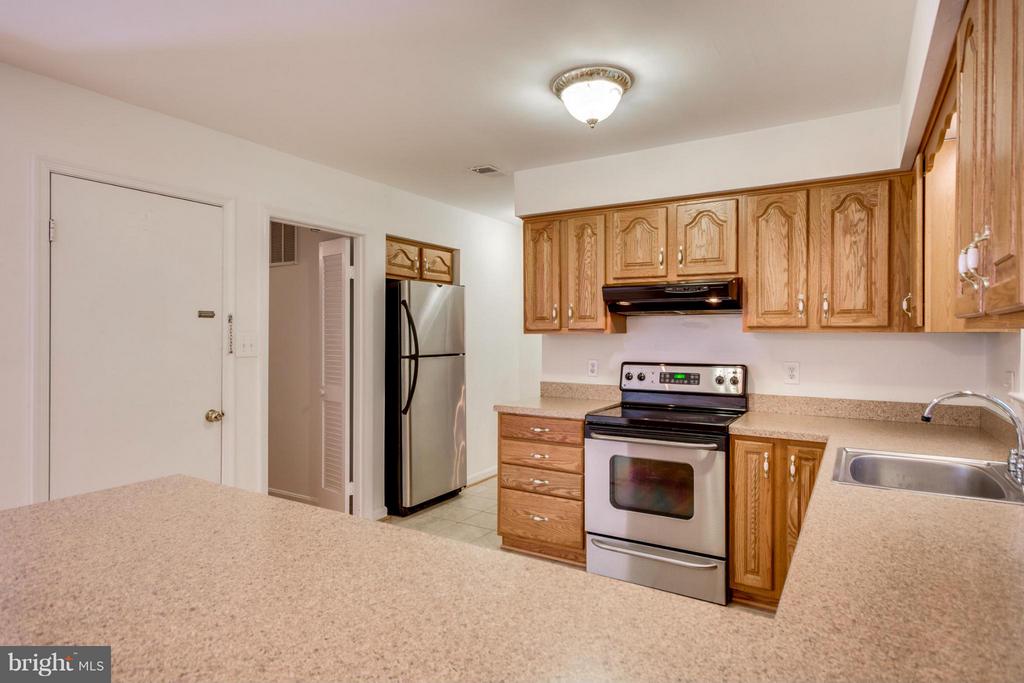 15996 GARDEN GATE CT
