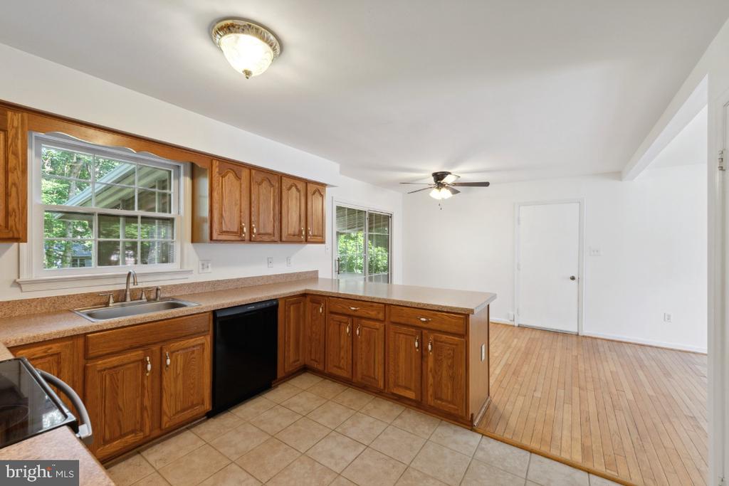 15996 GARDEN GATE CT
