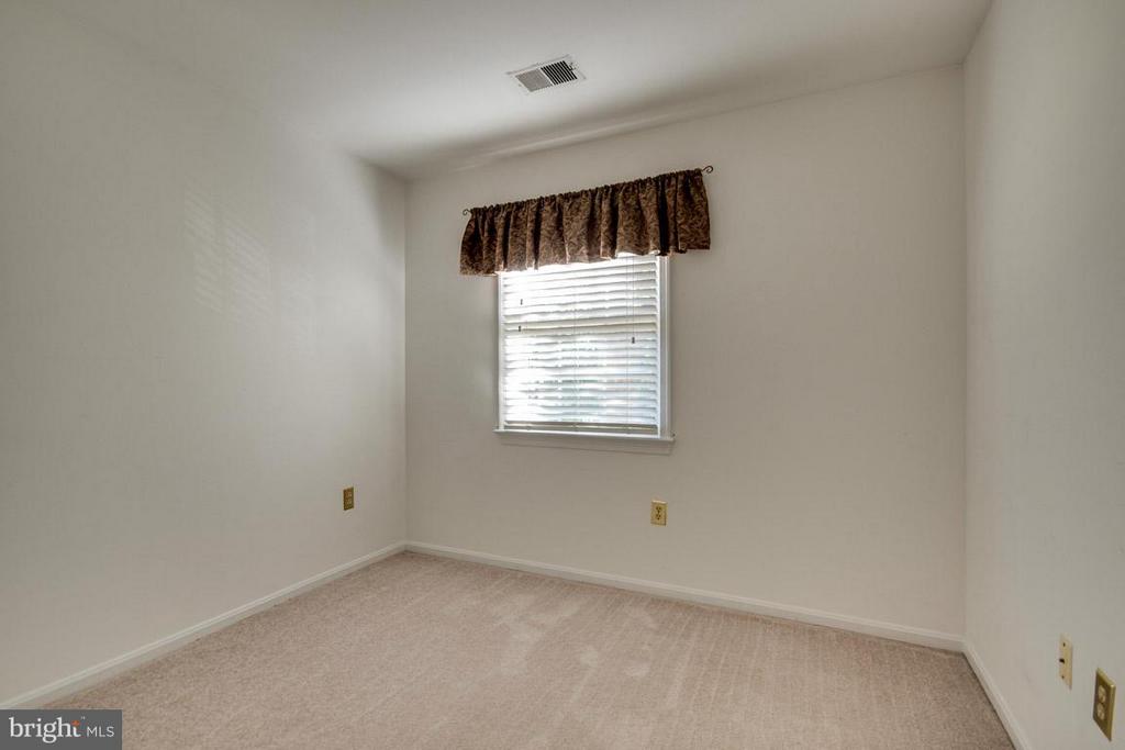 15996 GARDEN GATE CT