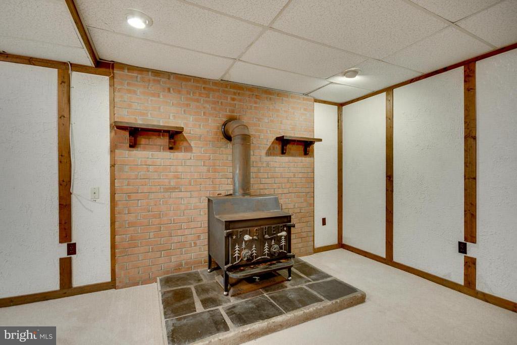 15996 GARDEN GATE CT