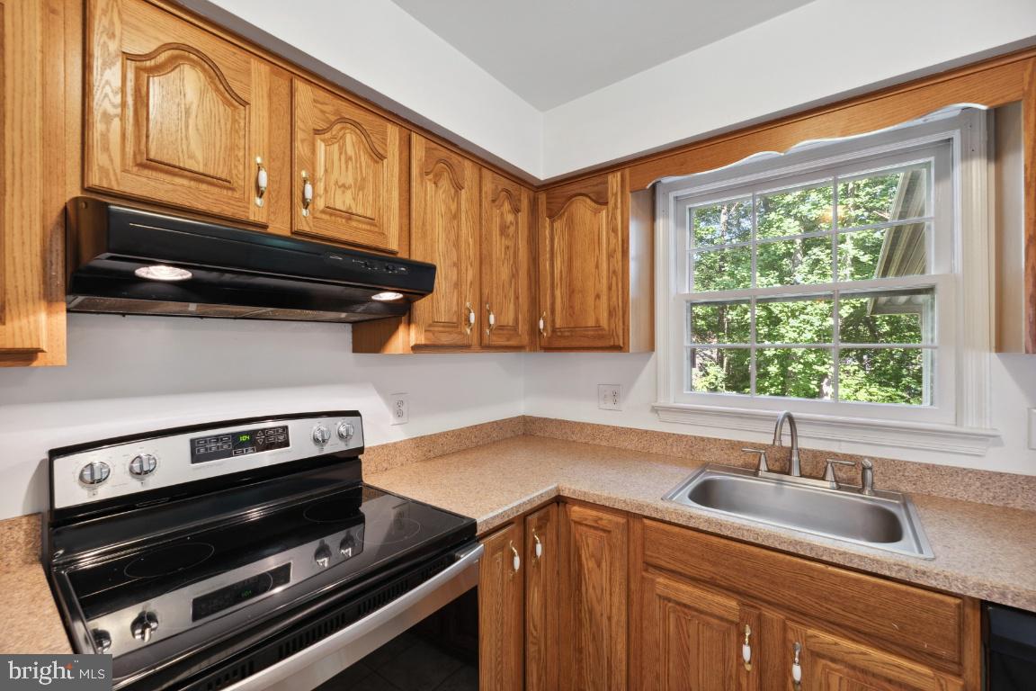 15996 GARDEN GATE CT